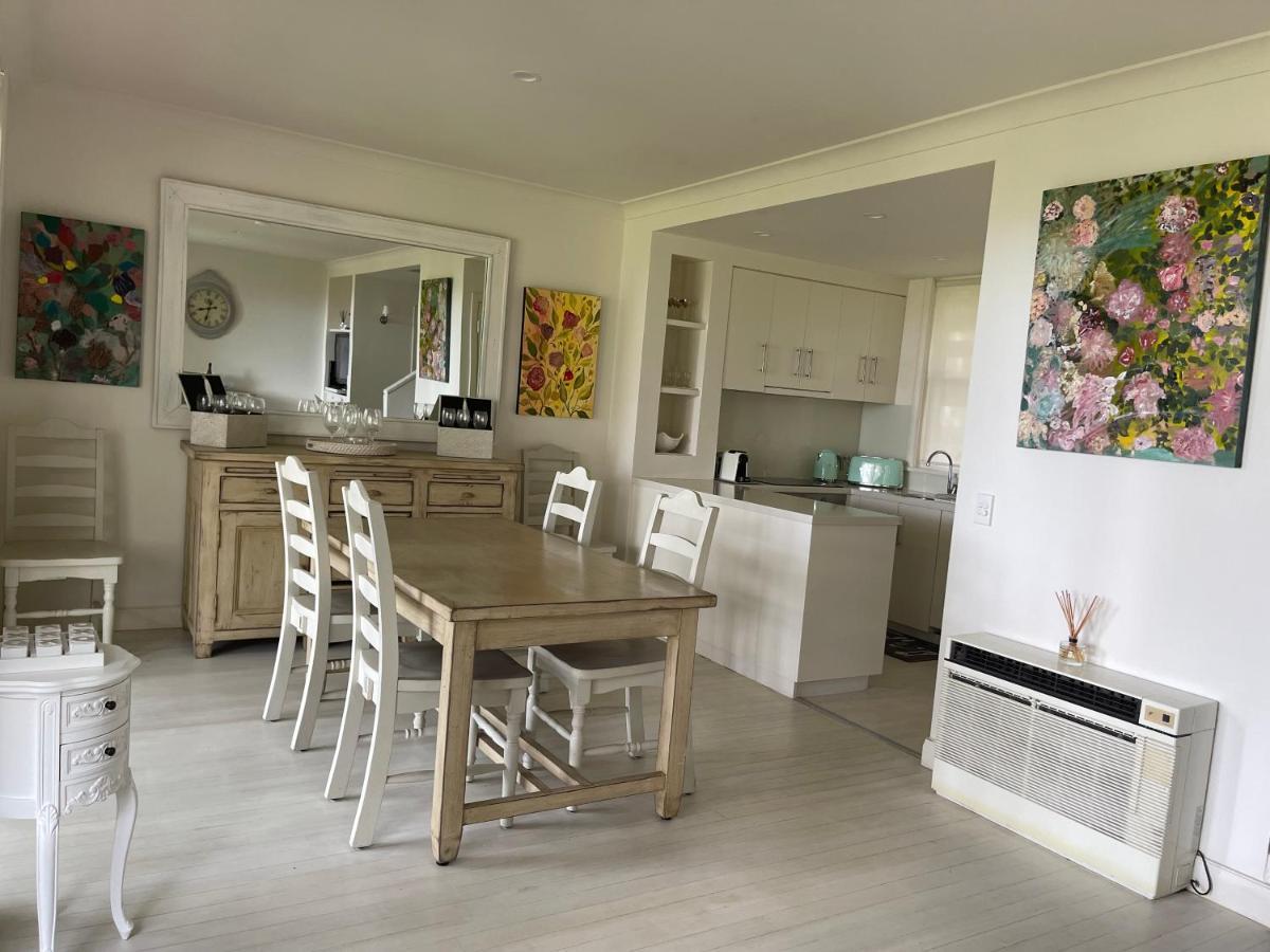 Villa Provincial - 2 Bedrooms Both With Ensuites -Situated In Cypress Lakes Resort โพโคลบิน ภายนอก รูปภาพ